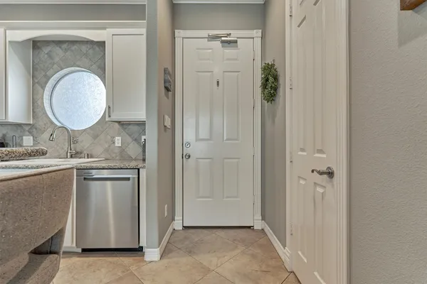 $299,000 | 168 Lake Point Boulevard, Unit D103, Montgomery, TX 77356