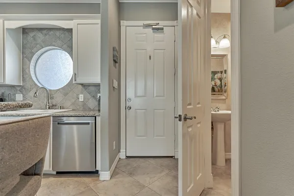 $299,000 | 168 Lake Point Boulevard, Unit D103, Montgomery, TX 77356