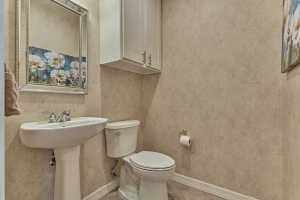 $299,000 | 168 Lake Point Boulevard, Unit D103, Montgomery, TX 77356