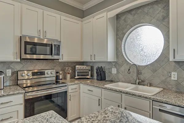 $299,000 | 168 Lake Point Boulevard, Unit D103, Montgomery, TX 77356