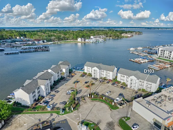 $299,000 | 168 Lake Point Boulevard, Unit D103, Montgomery, TX 77356