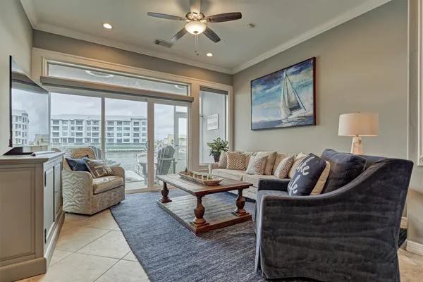 $299,000 | 168 Lake Point Boulevard, Unit D103, Montgomery, TX 77356