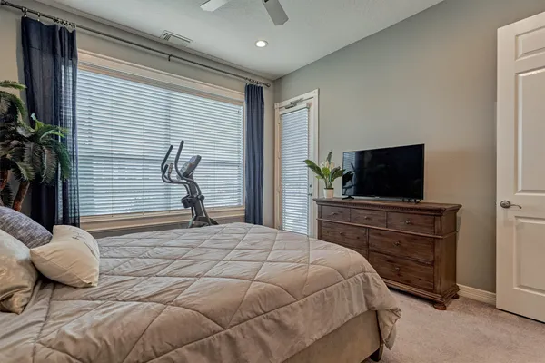 $299,000 | 168 Lake Point Boulevard, Unit D103, Montgomery, TX 77356