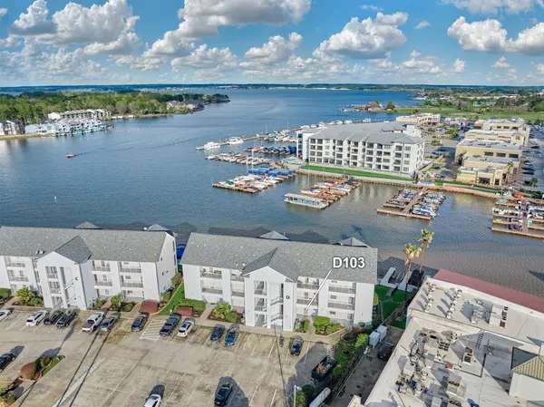 $299,000 | 168 Lake Point Boulevard, Unit D103, Montgomery, TX 77356