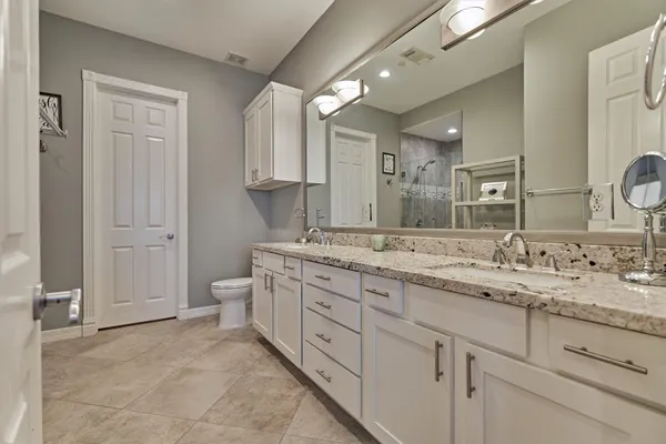 $299,000 | 168 Lake Point Boulevard, Unit D103, Montgomery, TX 77356