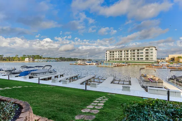 $299,000 | 168 Lake Point Boulevard, Unit D103, Montgomery, TX 77356