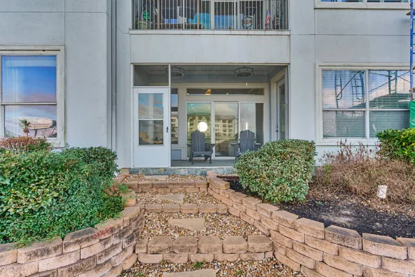 $299,000 | 168 Lake Point Boulevard, Unit D103, Montgomery, TX 77356