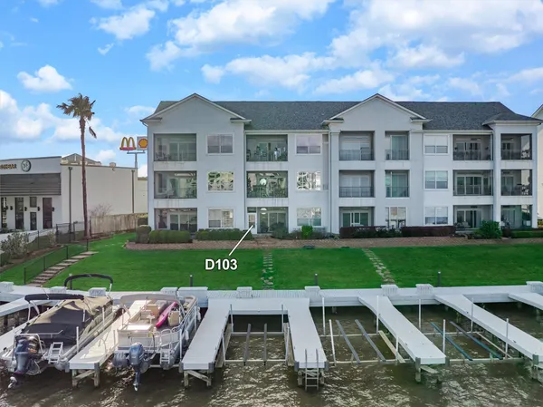 $299,000 | 168 Lake Point Boulevard, Unit D103, Montgomery, TX 77356