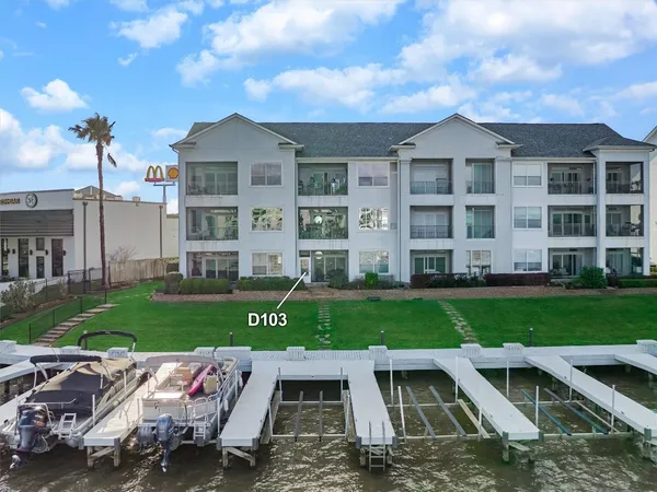 $299,000 | 168 Lake Point Boulevard, Unit D103, Montgomery, TX 77356