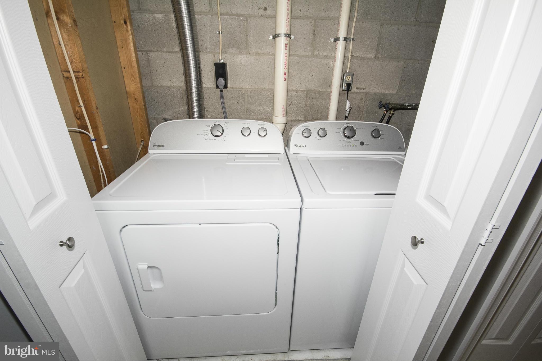 47 Robin Ridge Court Baltimore, MD 21234 - Photo 20 of 30 a utility room with dryer and washer