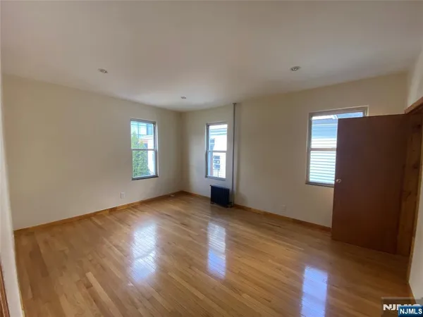 $1,850 | 455 Catherine Street, Fort Lee, NJ 07024