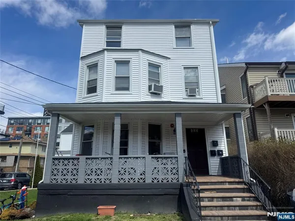 $1,850 | 455 Catherine Street, Fort Lee, NJ 07024