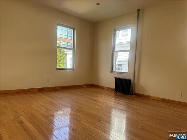 $1,850 | 455 Catherine Street, Fort Lee, NJ 07024