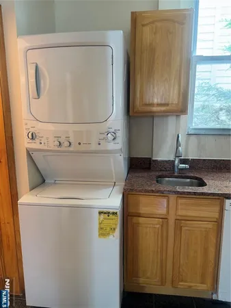 $1,850 | 455 Catherine Street, Fort Lee, NJ 07024