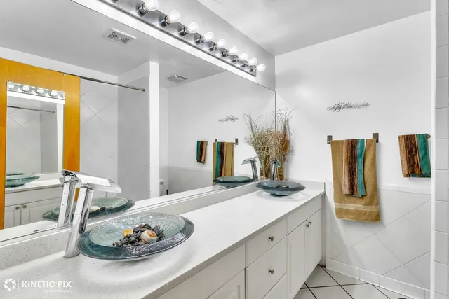 $495,000 | 1812 South Clark Street, Unit 15, Chicago, IL 60616