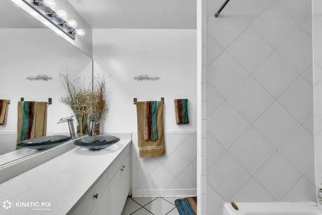 $495,000 | 1812 South Clark Street, Unit 15, Chicago, IL 60616