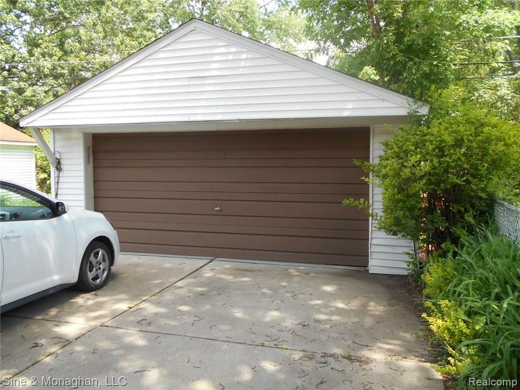 1742 Newcastle Road Grosse Pointe, MI 48236 - Photo 19 of 24 DSCN1291.JPG