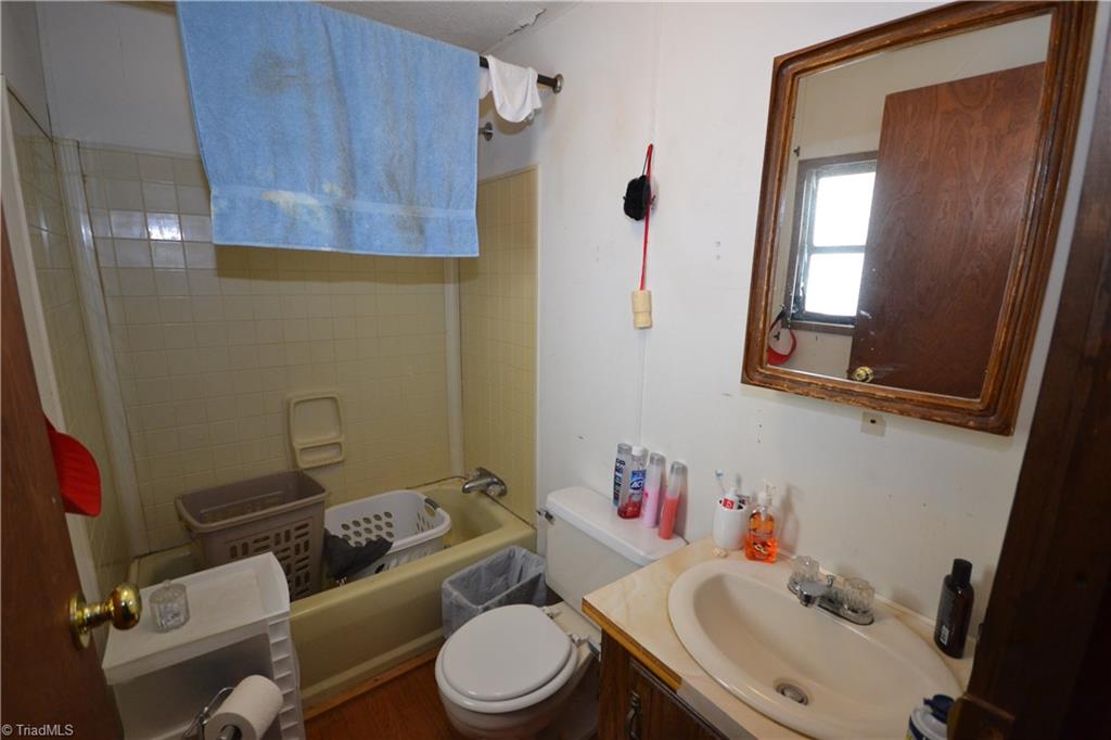 4295 Beckerdite Road Sophia, NC 27350 - Photo 15 of 16 Second Bath