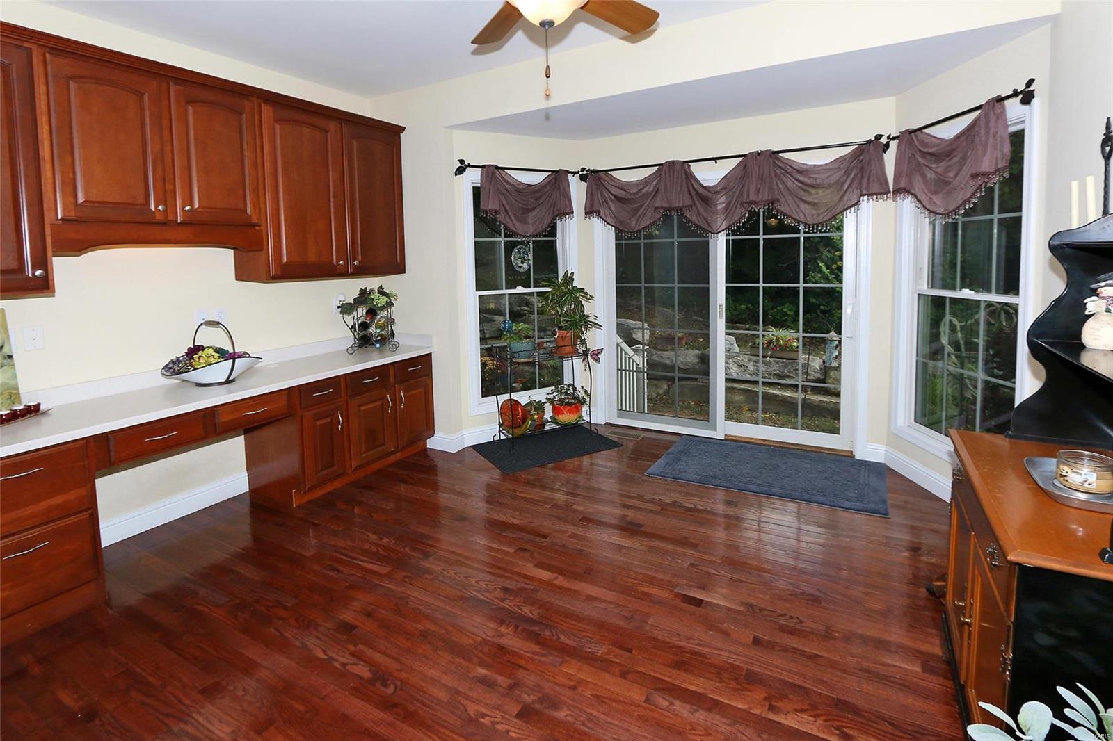 10110 Tanbridge Road St. Louis, MO 63128 - Photo 12 of 35 Gallery Image 12