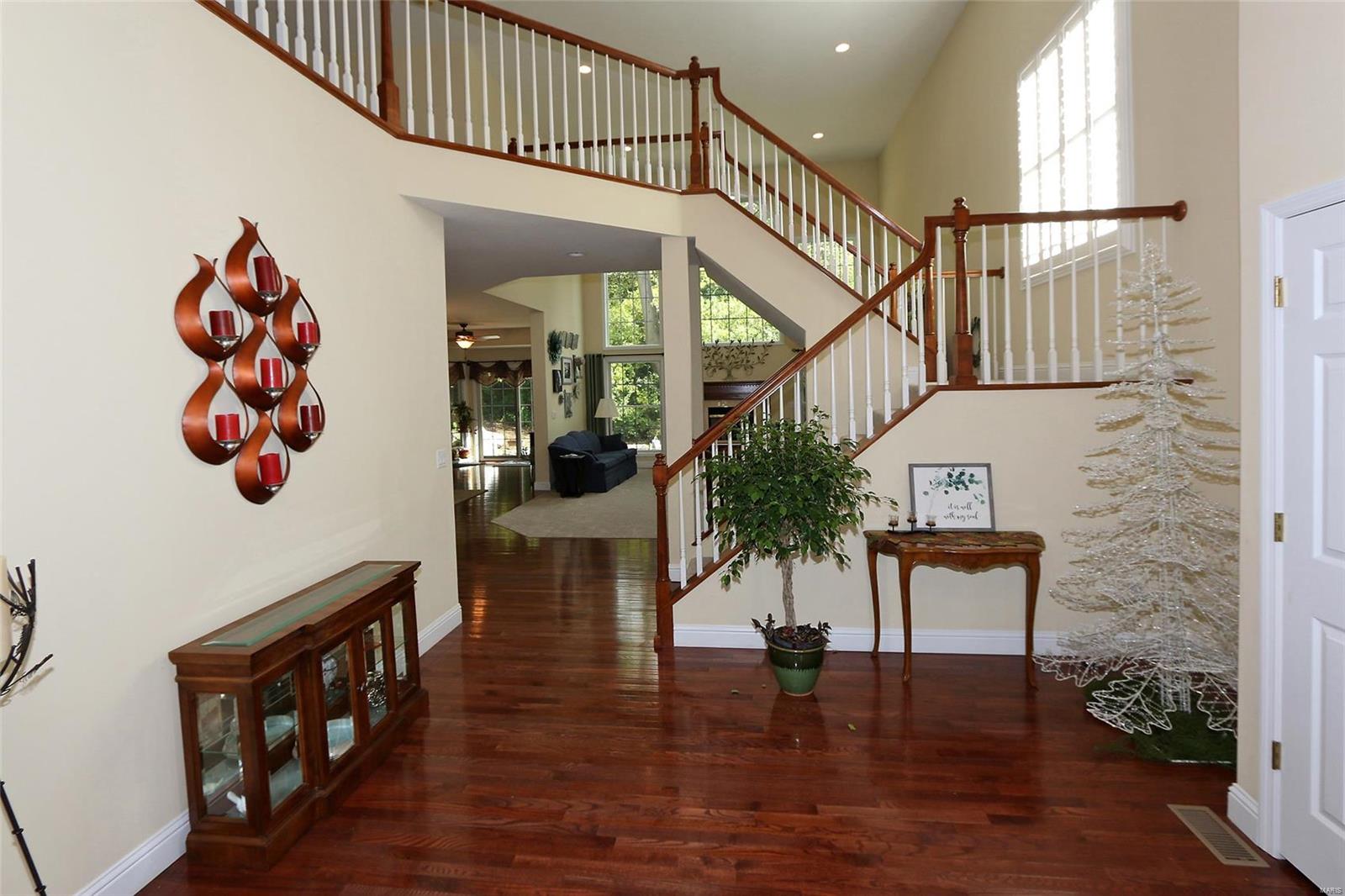 10110 Tanbridge Road St. Louis, MO 63128 - Photo 4 of 35 Gallery Image 4