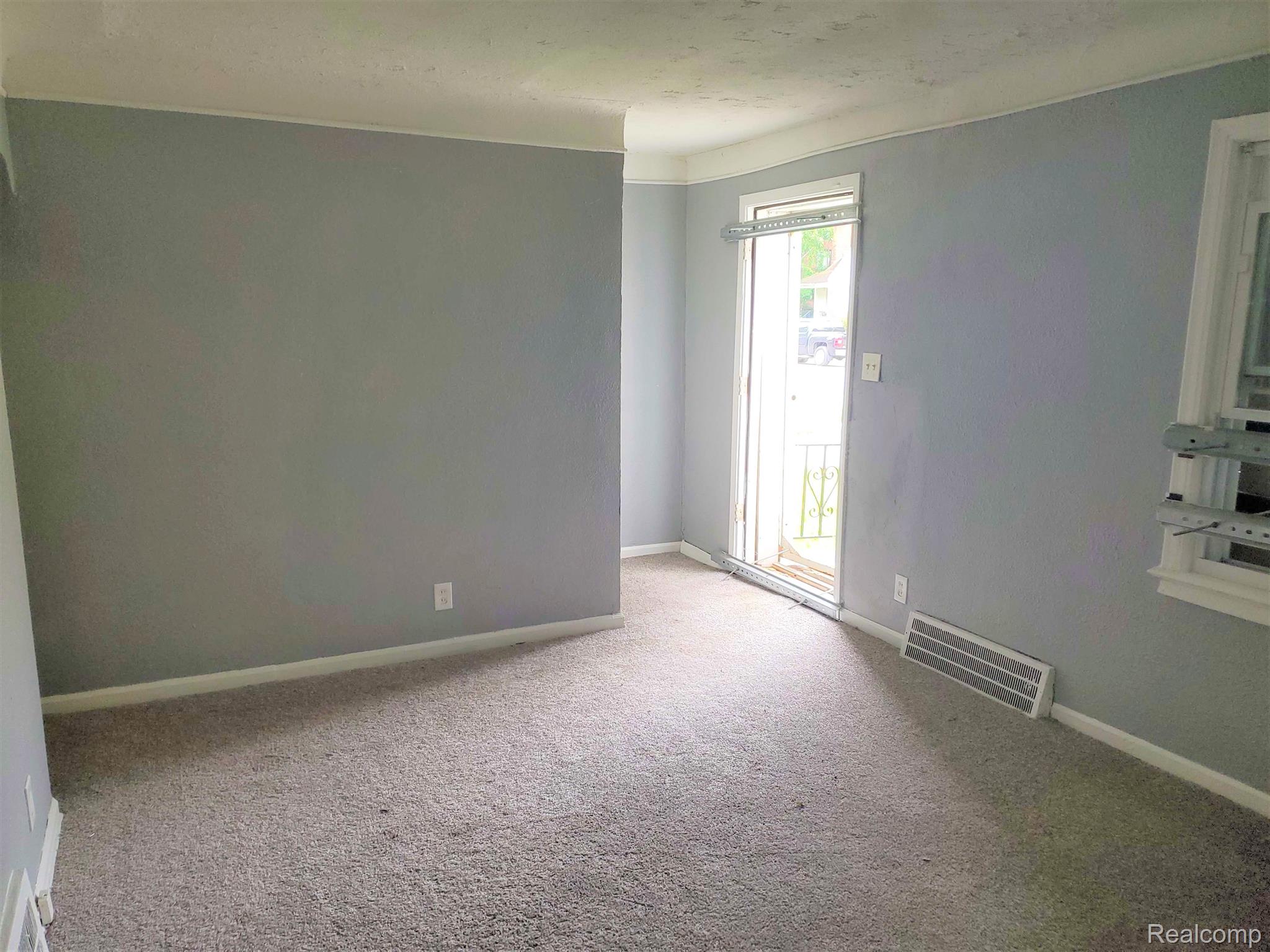 16544 Burt Road Detroit, MI 48219 - Photo 13 of 14 Gallery Image 13