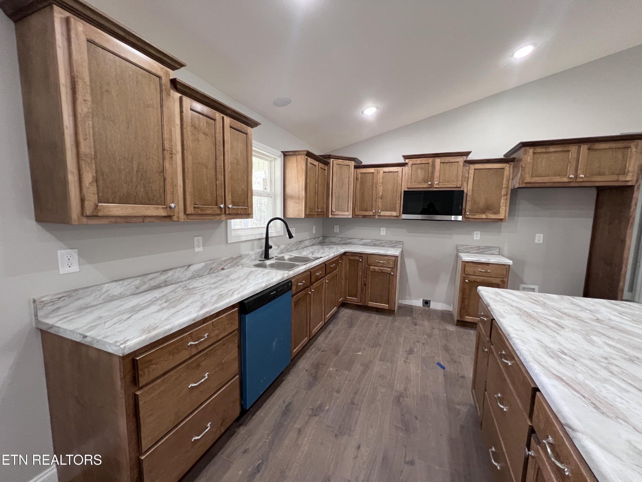 133 Jay Loop Jamestown, TN 38556 - Photo 11 of 33