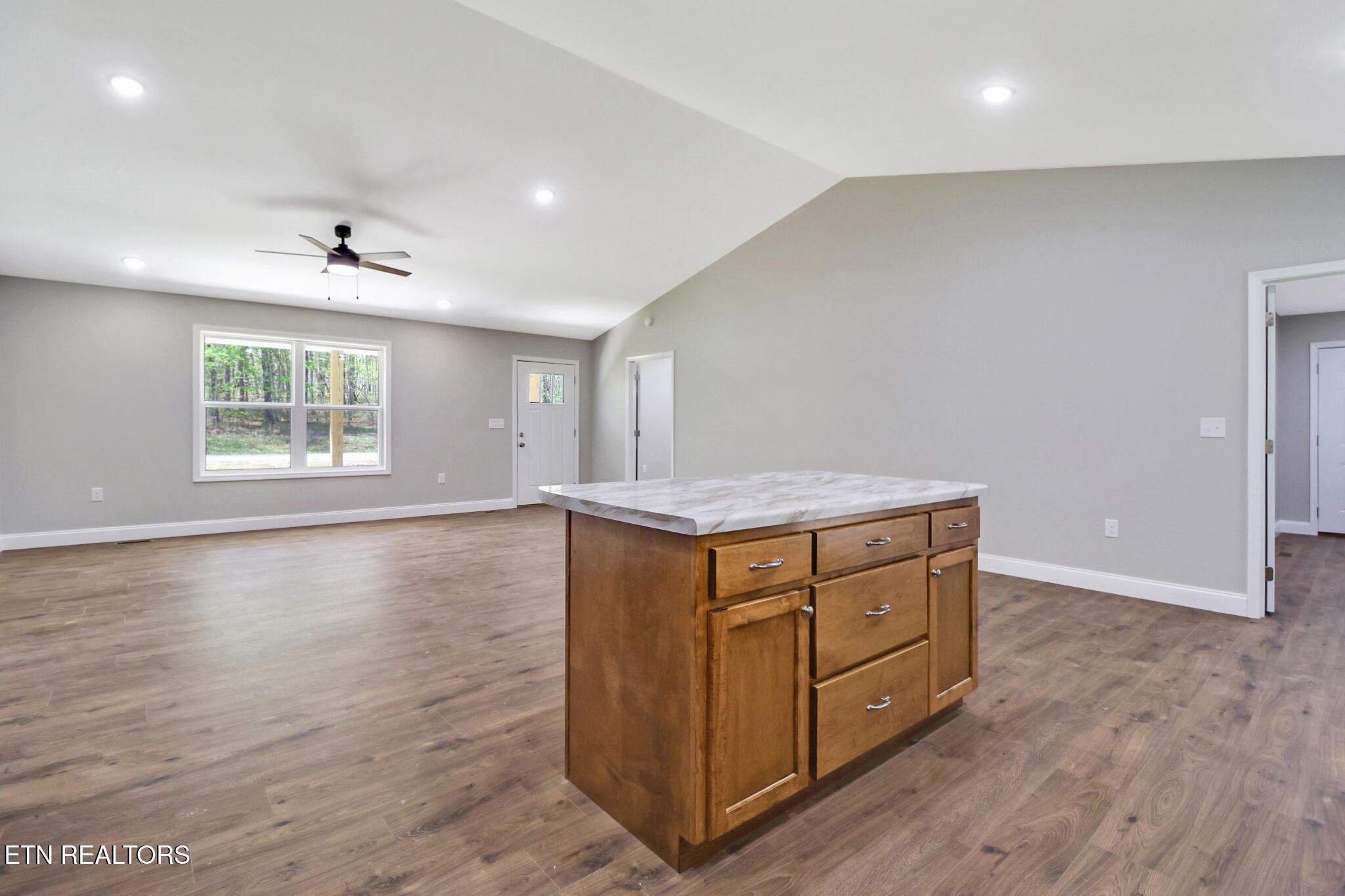 133 Jay Loop Jamestown, TN 38556 - Photo 13 of 39