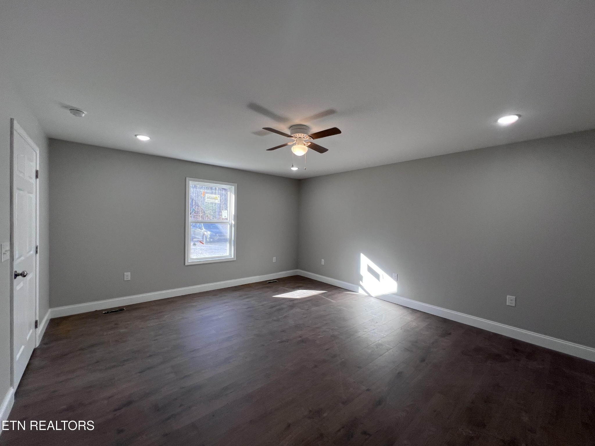 133 Jay Loop Jamestown, TN 38556 - Photo 15 of 33