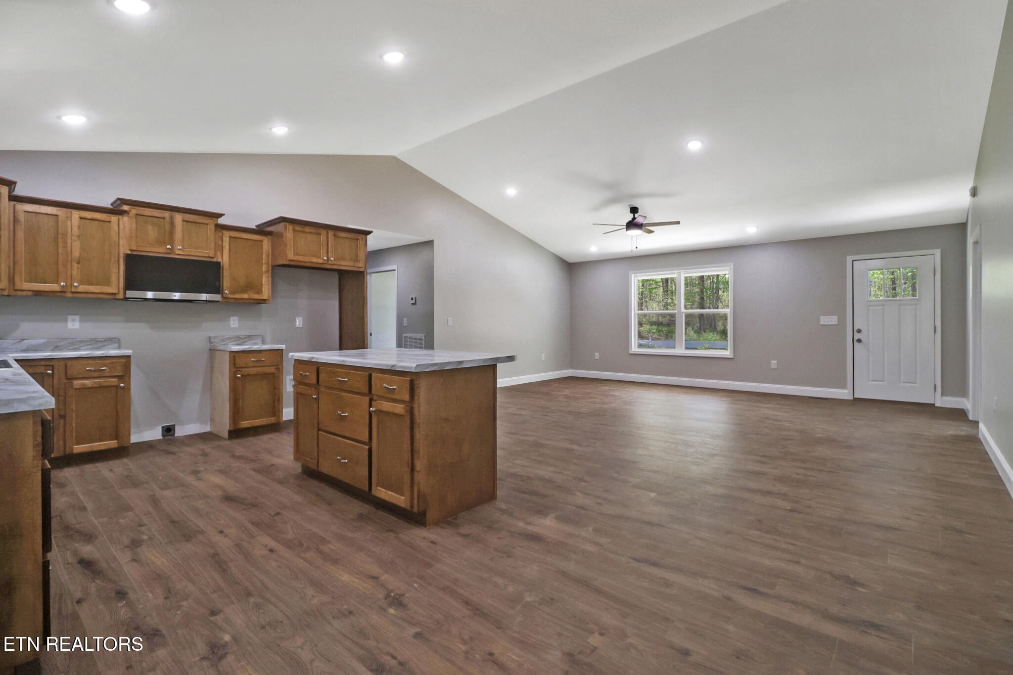 133 Jay Loop Jamestown, TN 38556 - Photo 15 of 39