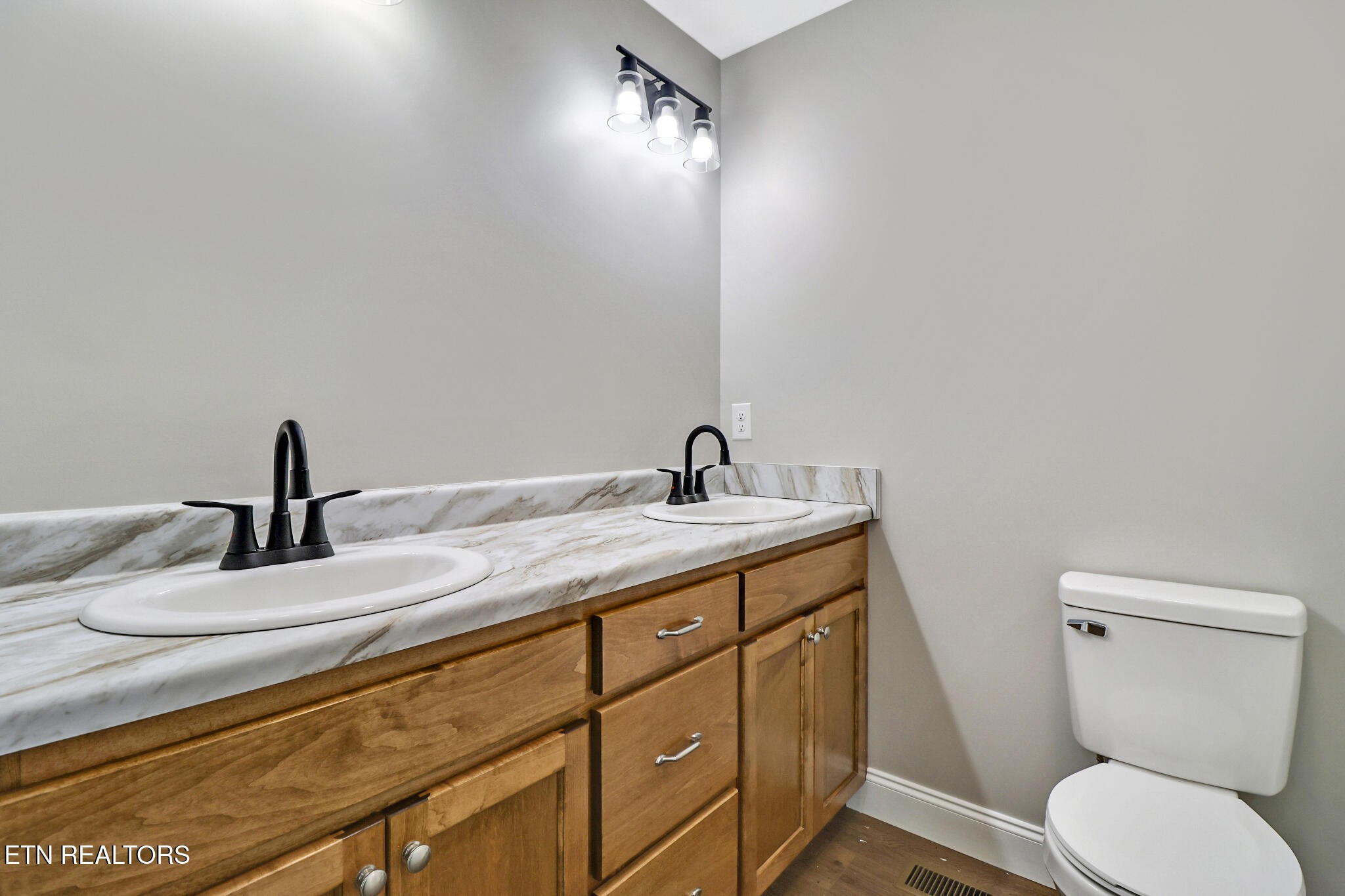 133 Jay Loop Jamestown, TN 38556 - Photo 20 of 39