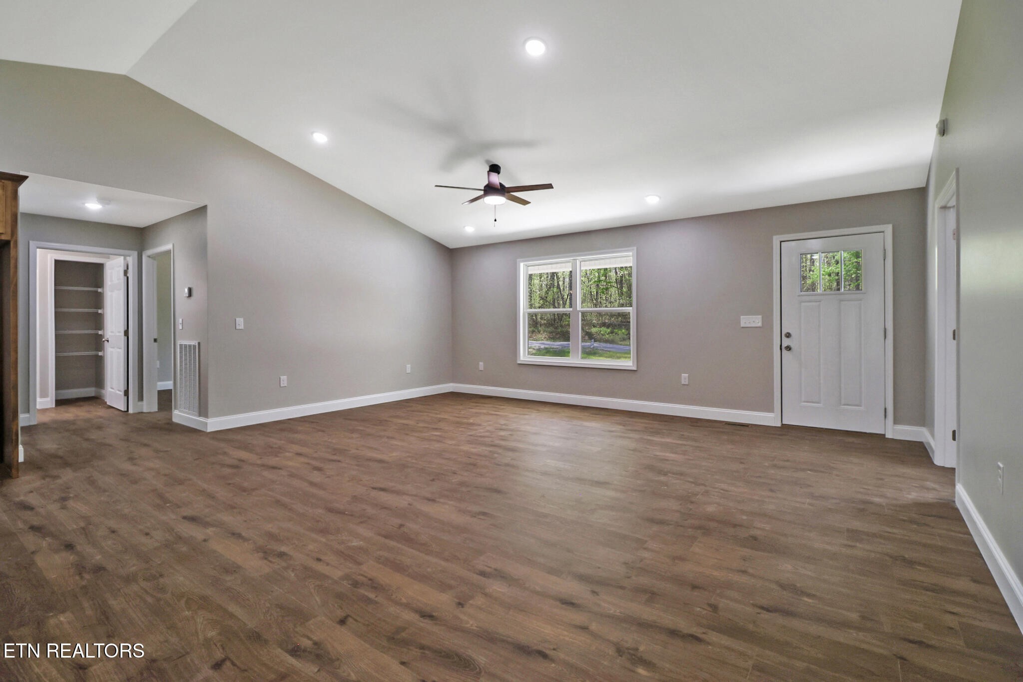 133 Jay Loop Jamestown, TN 38556 - Photo 7 of 39