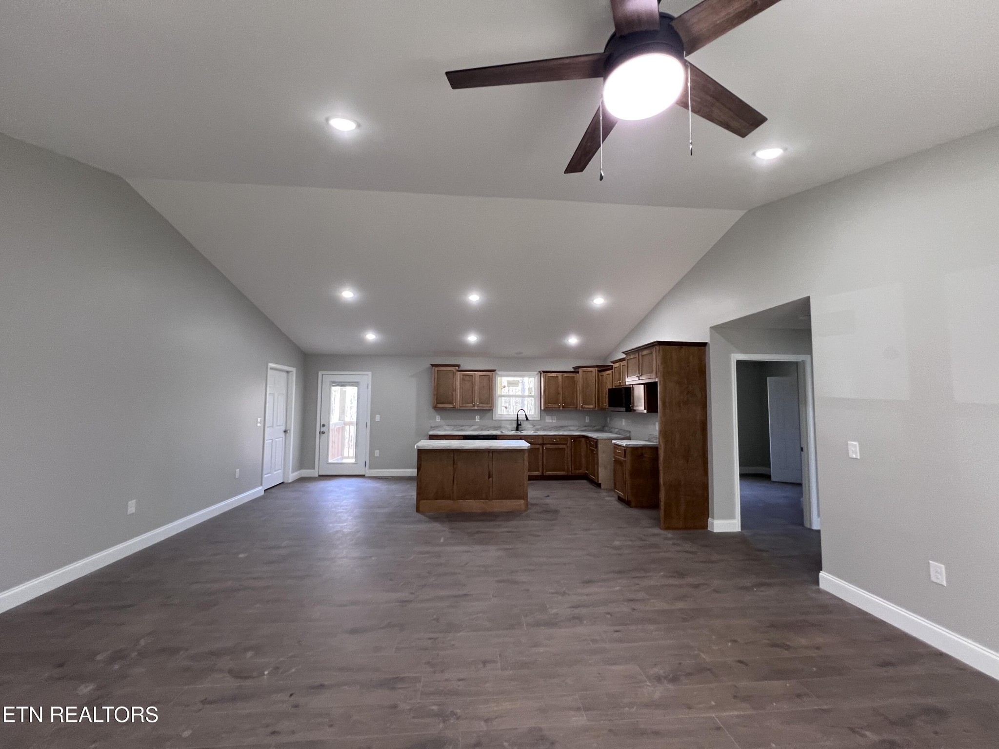 133 Jay Loop Jamestown, TN 38556 - Photo 7 of 33