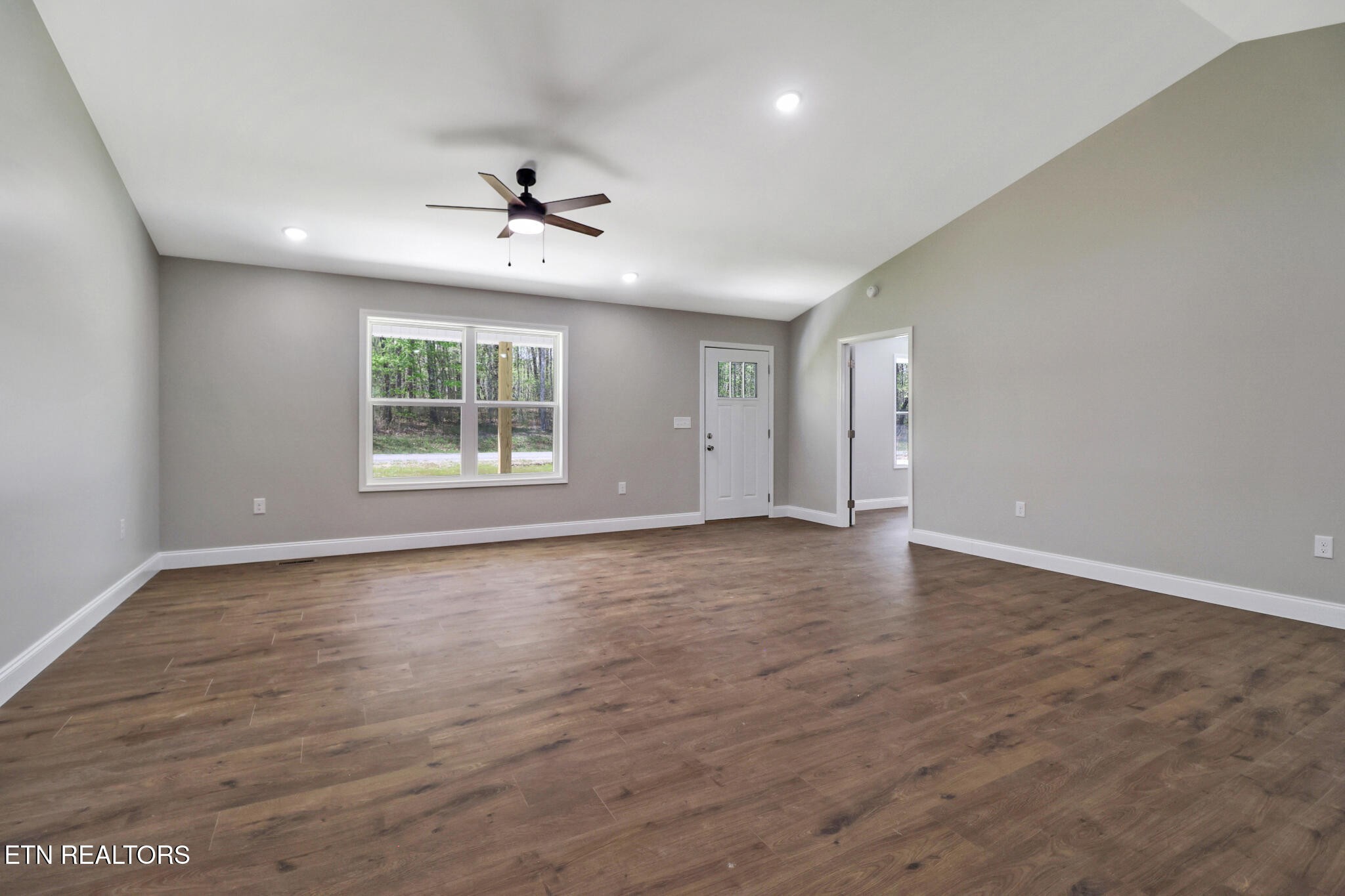 133 Jay Loop Jamestown, TN 38556 - Photo 8 of 39