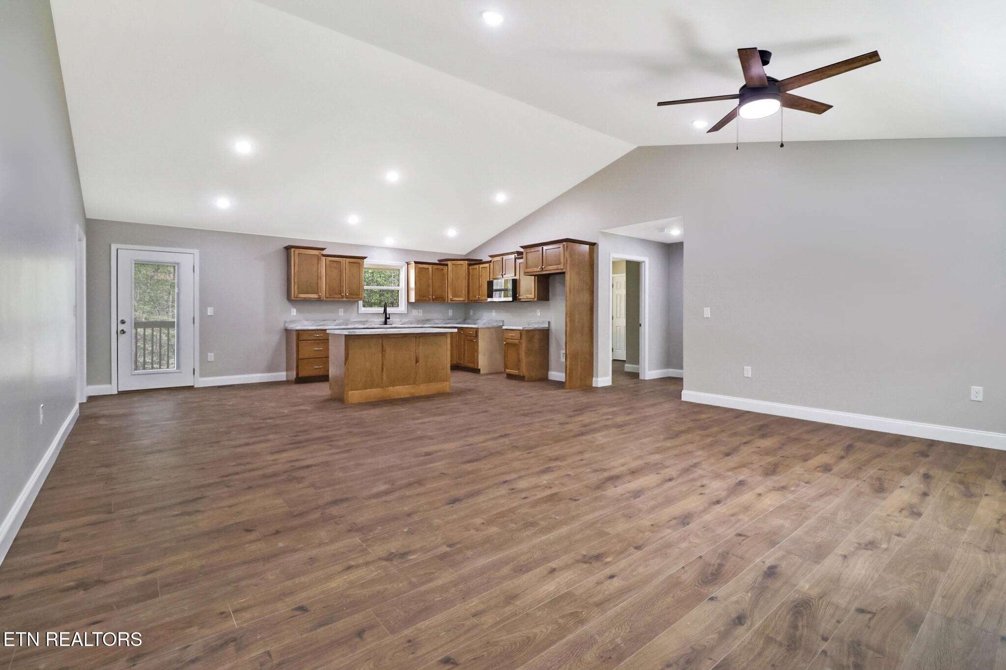 133 Jay Loop Jamestown, TN 38556 - Photo 9 of 39