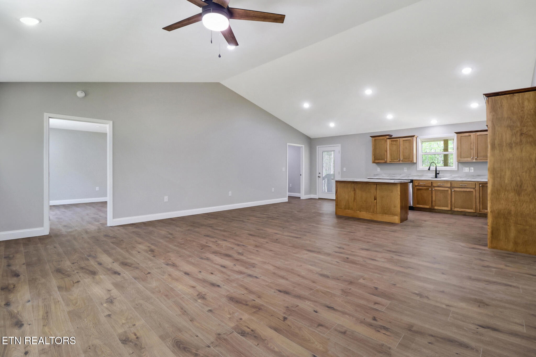 133 Jay Loop Jamestown, TN 38556 - Photo 10 of 39