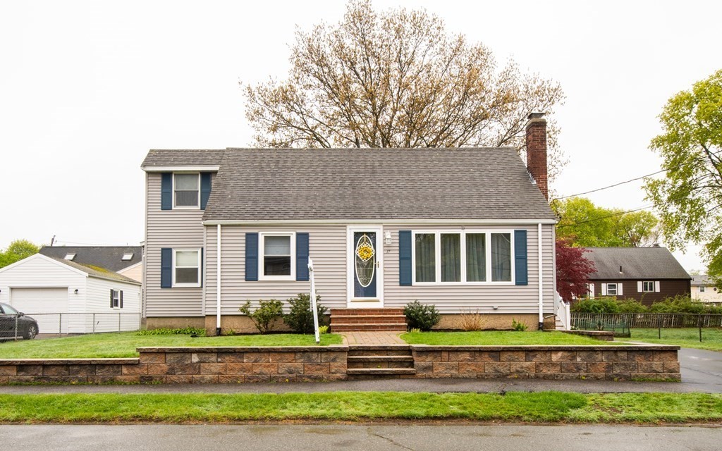 17 Rainbow Road Peabody, MA 01960 - Photo 2 of 35 Gallery Image 2