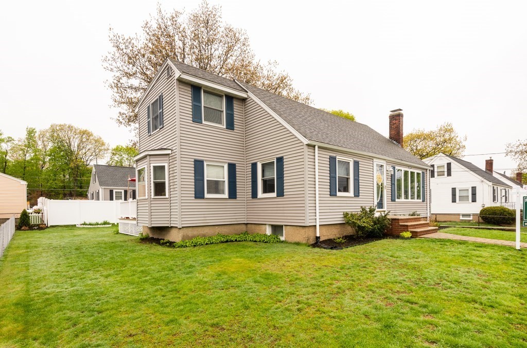 17 Rainbow Road Peabody, MA 01960 - Photo 3 of 35 Gallery Image 3