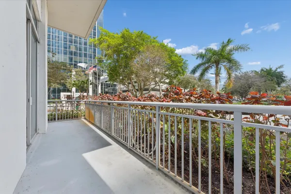 $4,500 | 300 South Australian Avenue, Unit 105, West Palm Beach, FL 33401