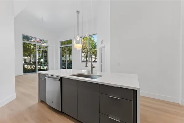 $4,500 | 300 South Australian Avenue, Unit 105, West Palm Beach, FL 33401