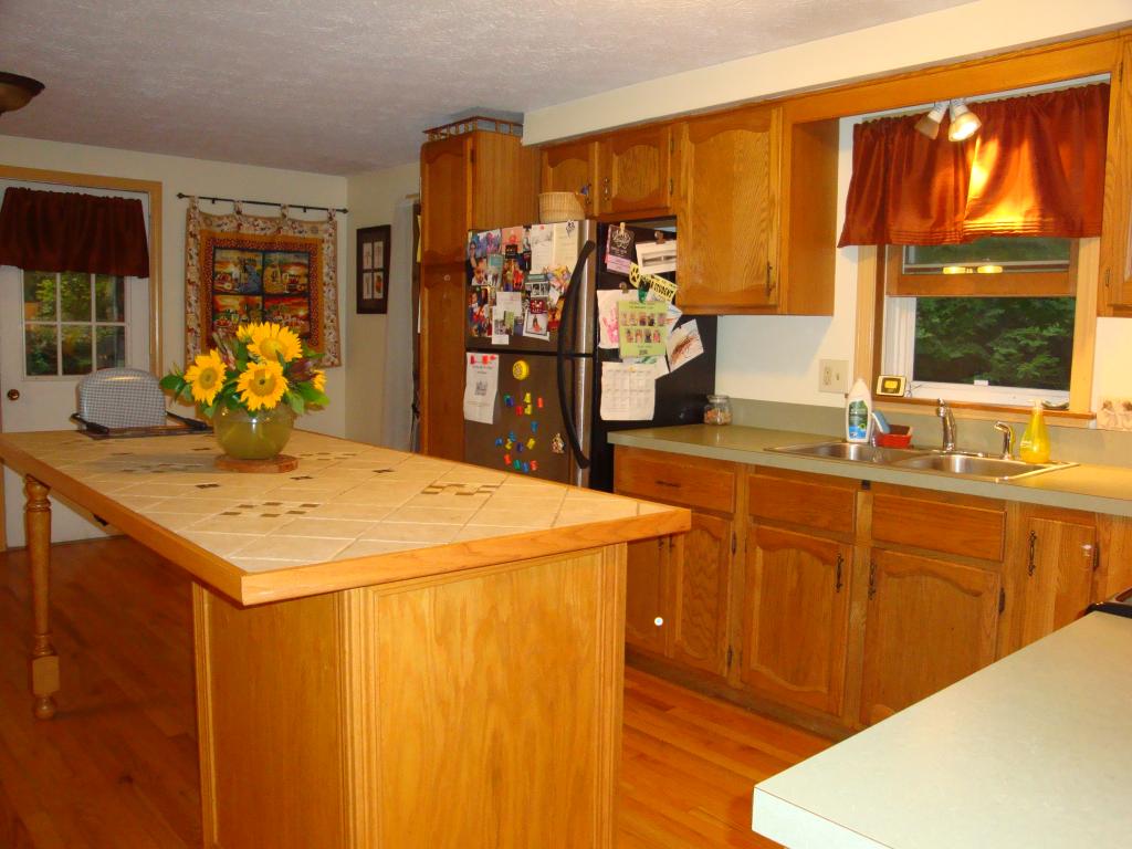 323 Pine Hill Road Berwick, ME 03901 - Photo 11 of 34 Gallery Image 11