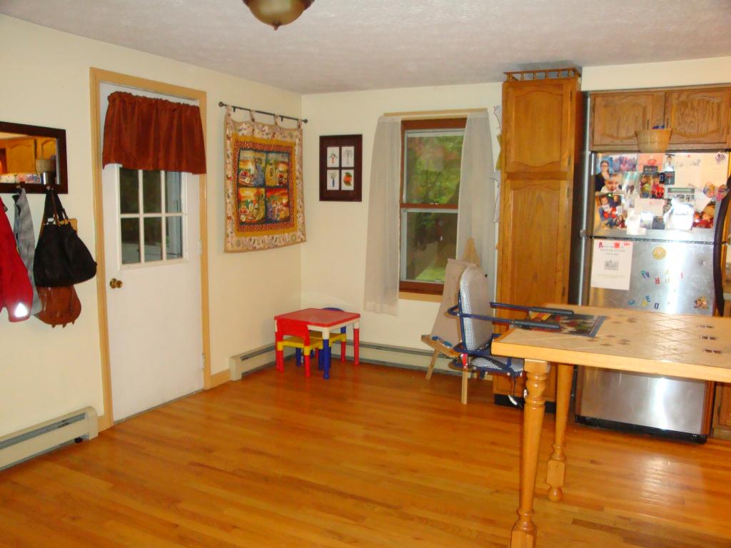323 Pine Hill Road Berwick, ME 03901 - Photo 7 of 34 Gallery Image 7