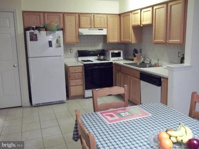 5018 Finsbury Road Rosedale, MD 21237 - Photo 2 of 12 Kitchen