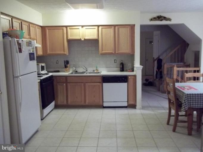 5018 Finsbury Road Rosedale, MD 21237 - Photo 4 of 12 Kitchen #2