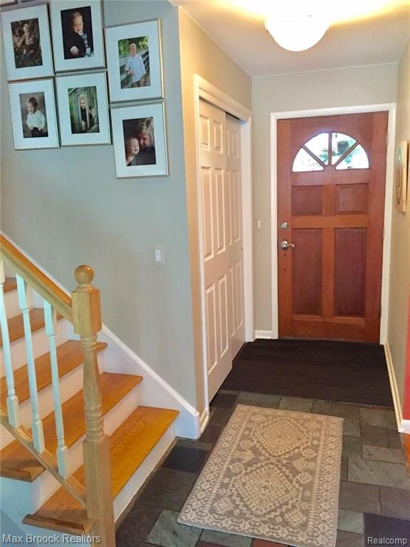 33118 Hearthstone Road Farmington Hills, MI 48334 - Photo 4 of 37