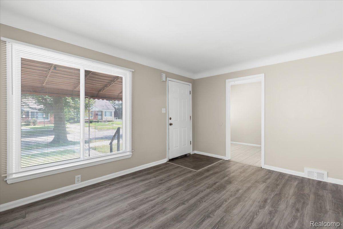 18411 Sunderland Road Detroit, MI 48219 - Photo 8 of 20 Gallery Image 8