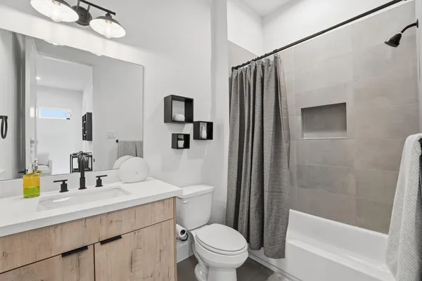 $2,550 | 6042 Cebra Street, Houston, TX 77091