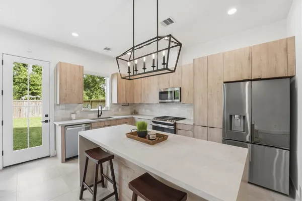 $2,550 | 6042 Cebra Street, Houston, TX 77091