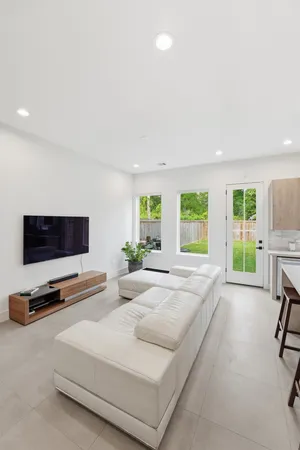 $2,550 | 6042 Cebra Street, Houston, TX 77091