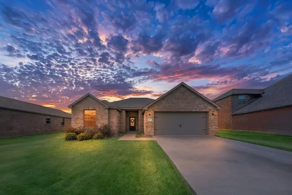 $325,000 | 1172 Beaverwood Lane, Crowley, TX 76036