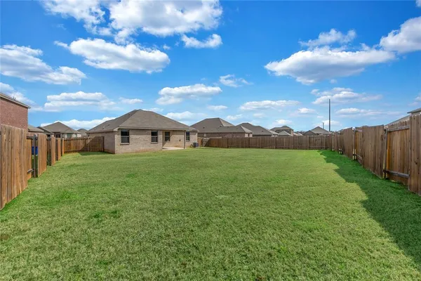 $325,000 | 1172 Beaverwood Lane, Crowley, TX 76036